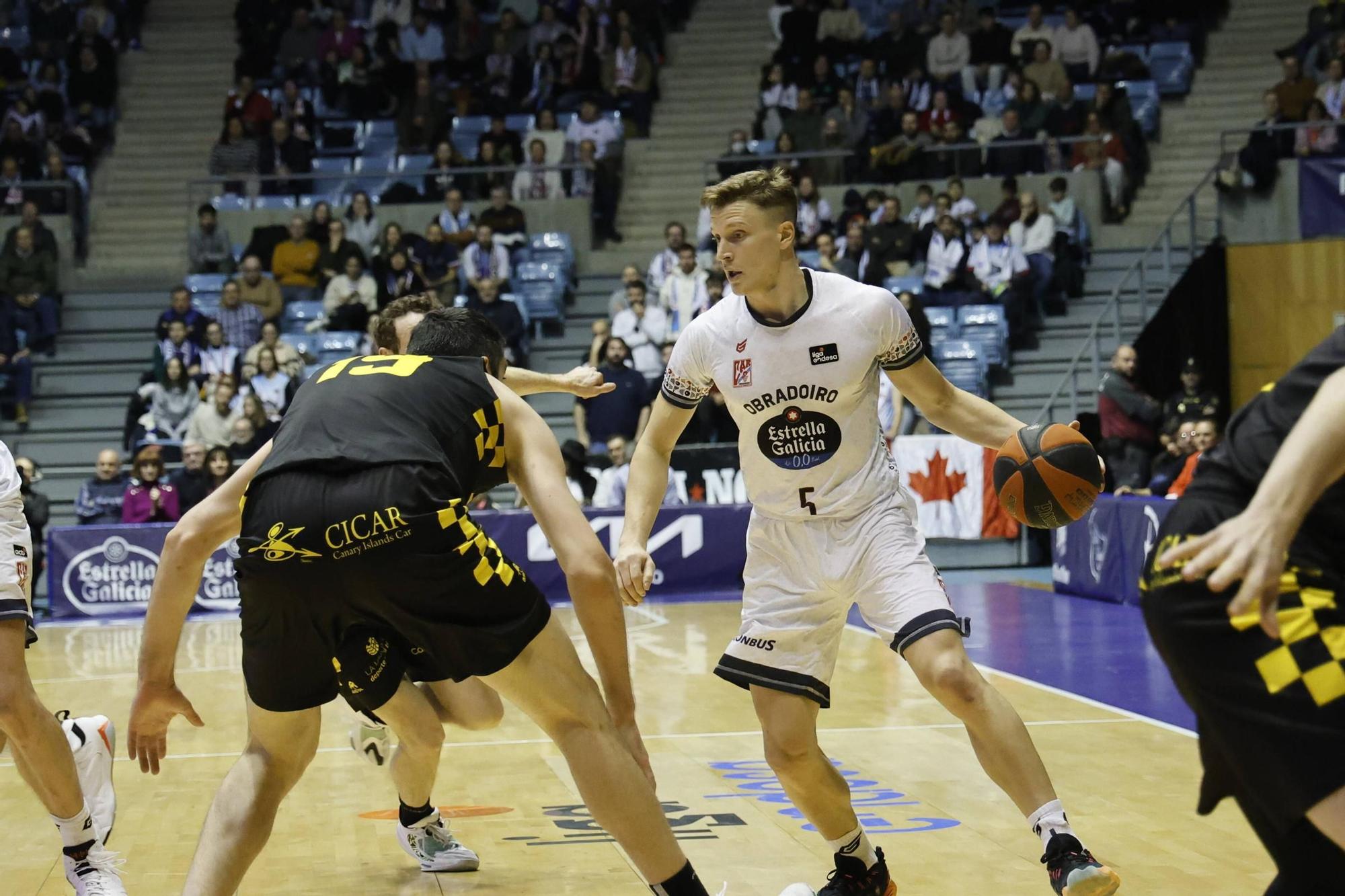 El Obradoiro suma otra derrota, esta ante el Tenerife por 86 a 97 en el Multiusos Fontes do Sar