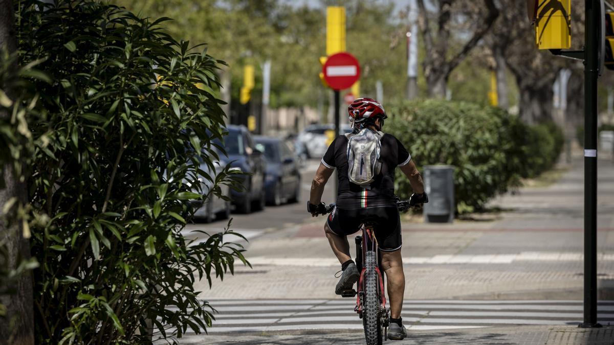 VÍDEO | El BOE lo hace oficial: los ciclistas solo podrán circular por las aceras en este caso