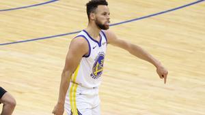 Stephen Curry y otra actuación memorable para el MVP.