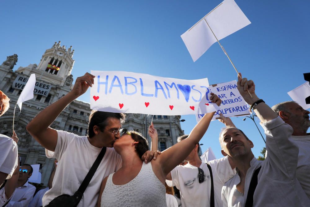 Concentración en Madrid a favor del diálogo