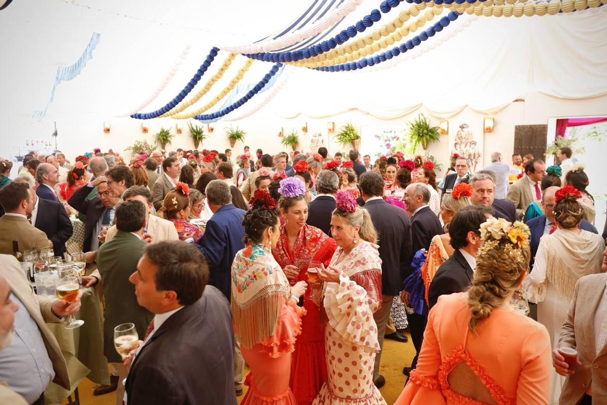 La Feria entra en calor con todas las mesas llenas