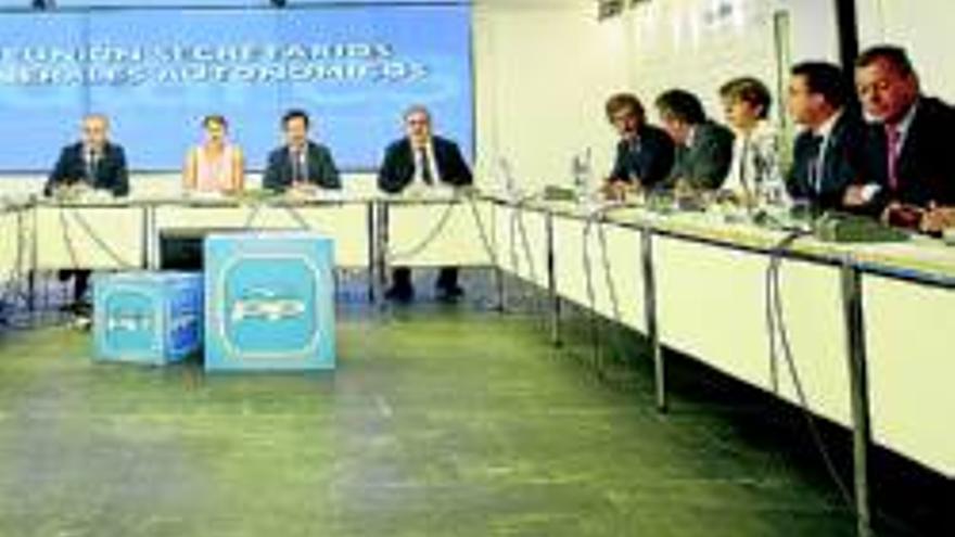 Cospedal pone deberes a los secretarios regionales