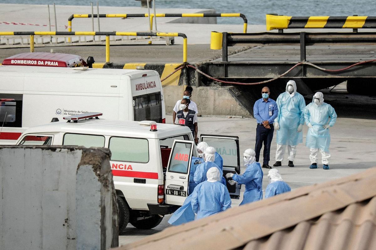 Evacuados del crucero tres pacientes sospechados de tener hantavirus
