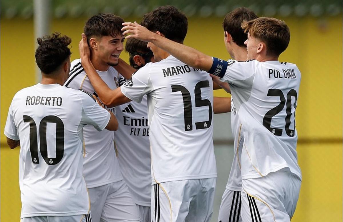 Víctor Valdepeñas celebra su gol en la UEFA Youth League