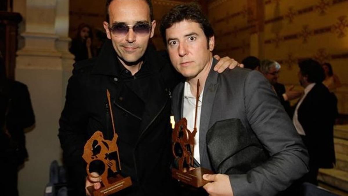 Risto Mejide y Manel Fuentes, con sus premios GoliAD, anoche en Barcelona.