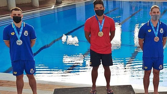 Adrián Abadía, en lo más alto del podio en Son Hugo. | @FBNATACION