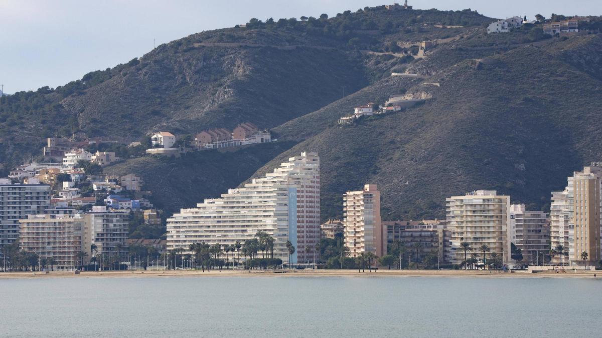 Apartamentos en la primera línea de la playa de Cullera, en una imagen de archivo.