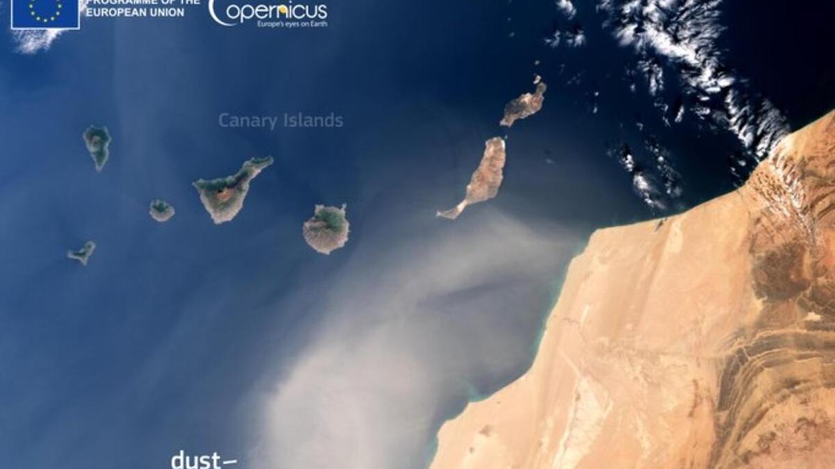 Calima llegando a Canarias en una imagen obtenida desde un satélite en el espacio.