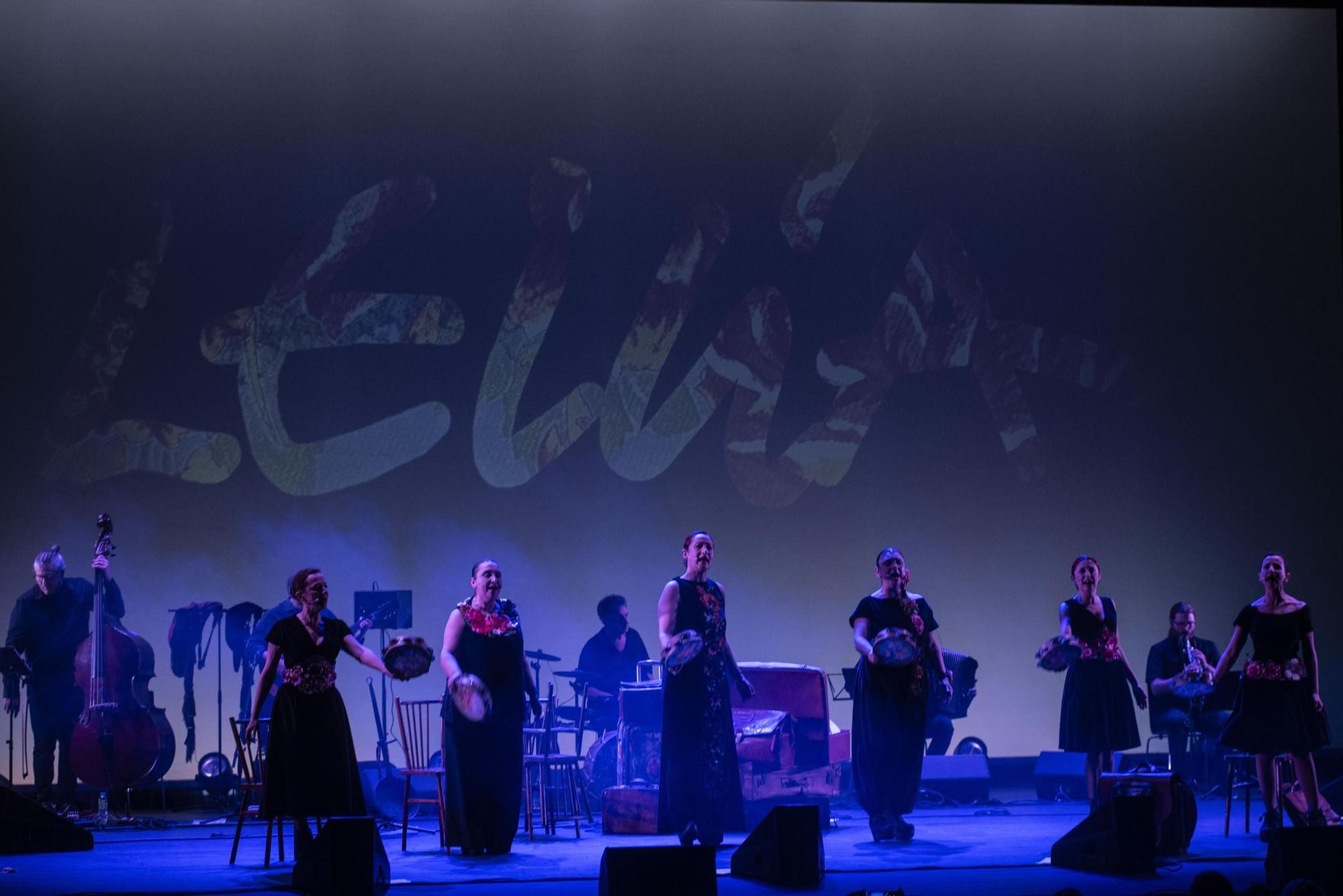 Las cantareiras de Leilía dicen adiós a los escenarios en el Colón