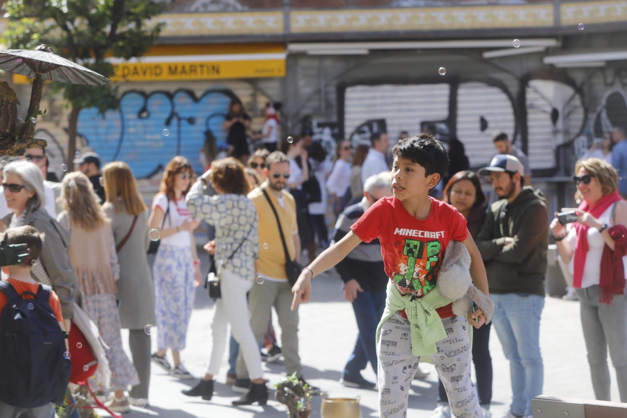 El ambiente fallero y el calor, protagonistas este domingo en València