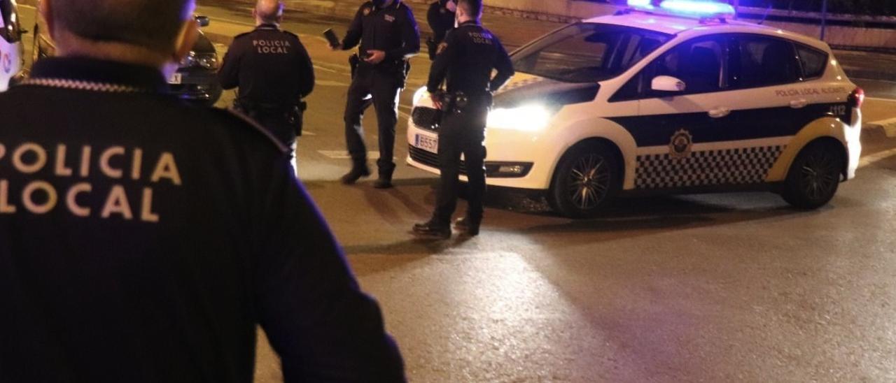 Imagen de la Policía Local durante una jornada nocturna