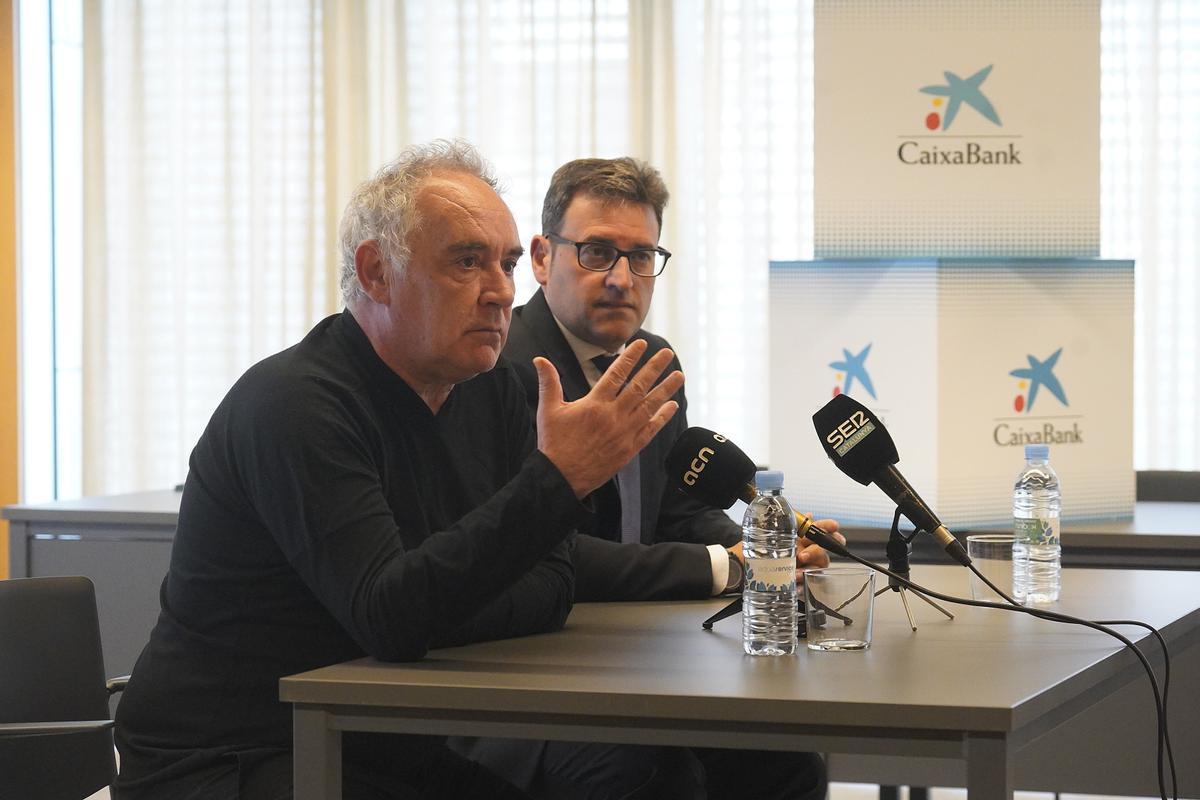 CaixaBank inaugura a Girona un curs de gestió per a hostalers de la mà de Ferran Adrià