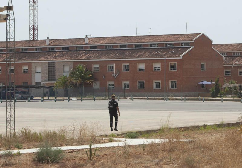 Gloria Calero visita la Unidad Militar de Emergencias, UME en la base militar de Bétera