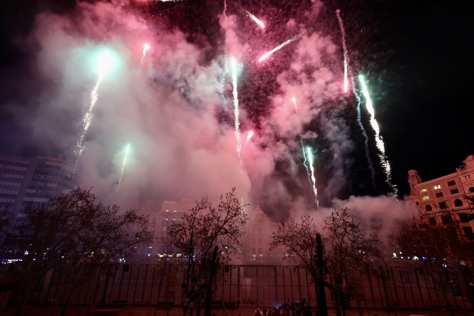 Alto Palancia se desquita con el castillo que finaliza el ciclo de la Plaza del Ayuntamiento