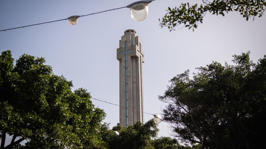 Santa Cruz de Tenerife debe convertir el Monumento a Los Caídos en un mirador con ascensor