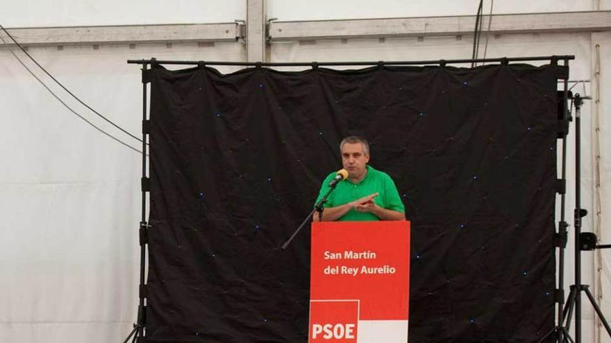 Intervención de Mario Efrén García en la fiesta de La Camperona.