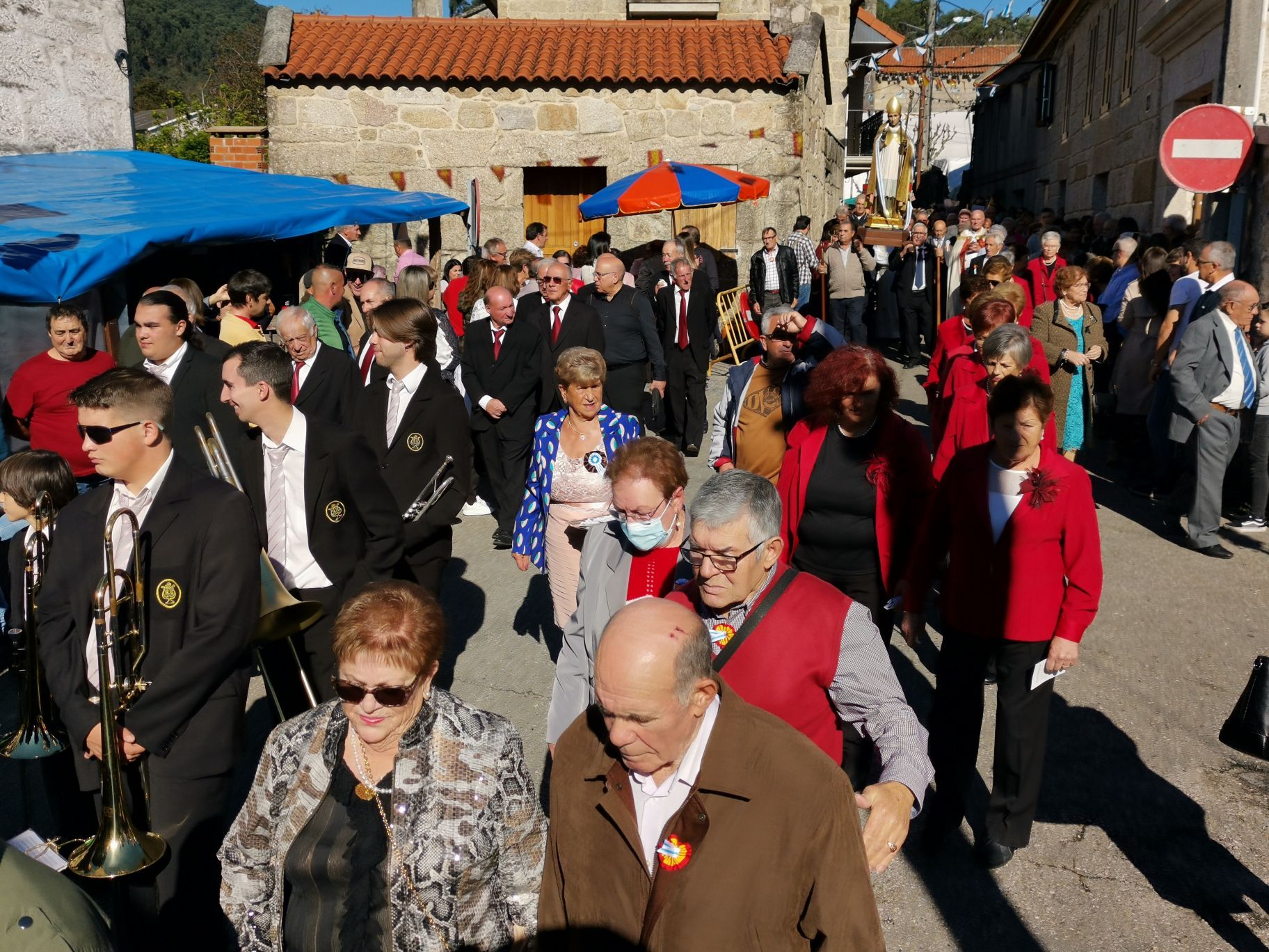 Fe y comida arropan al San Martiño en Moaña