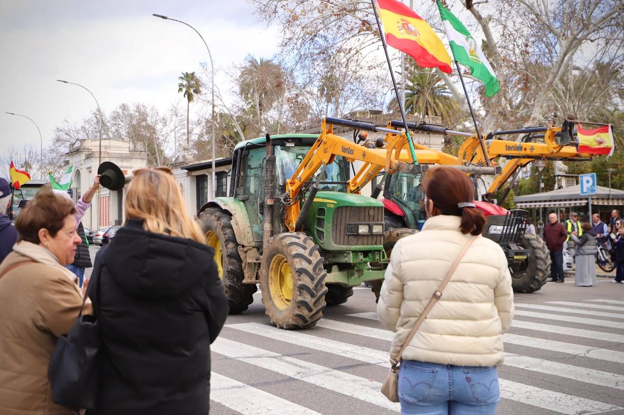 Una tractorada entra en la capital cordobesa para exigir mejoras en el campo