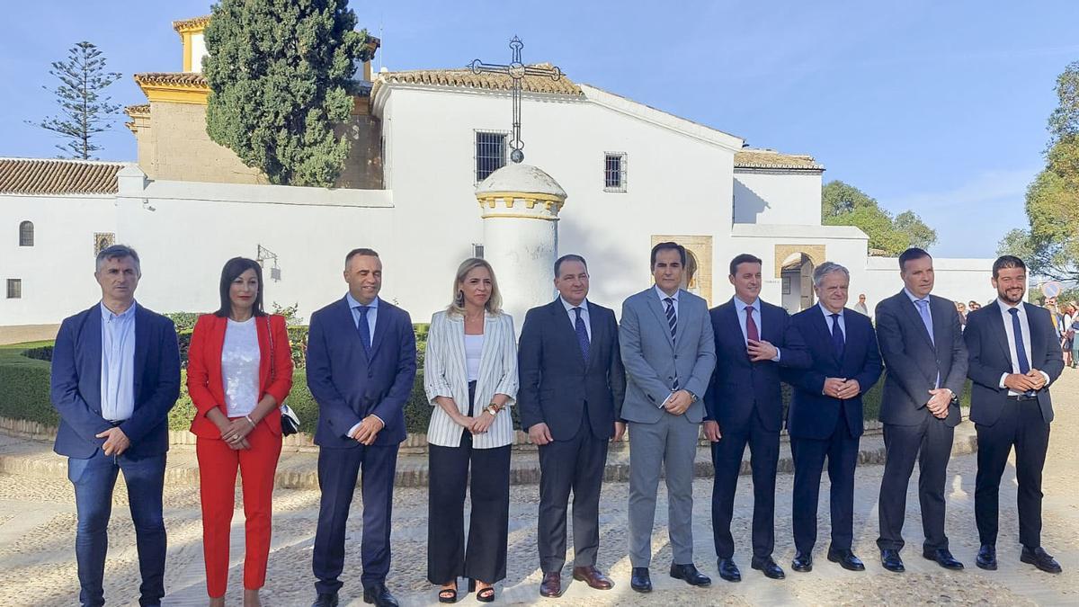 José Antonio Nieto con los presidentes de las diputaciones andaluzas este jueves en La Rábida.