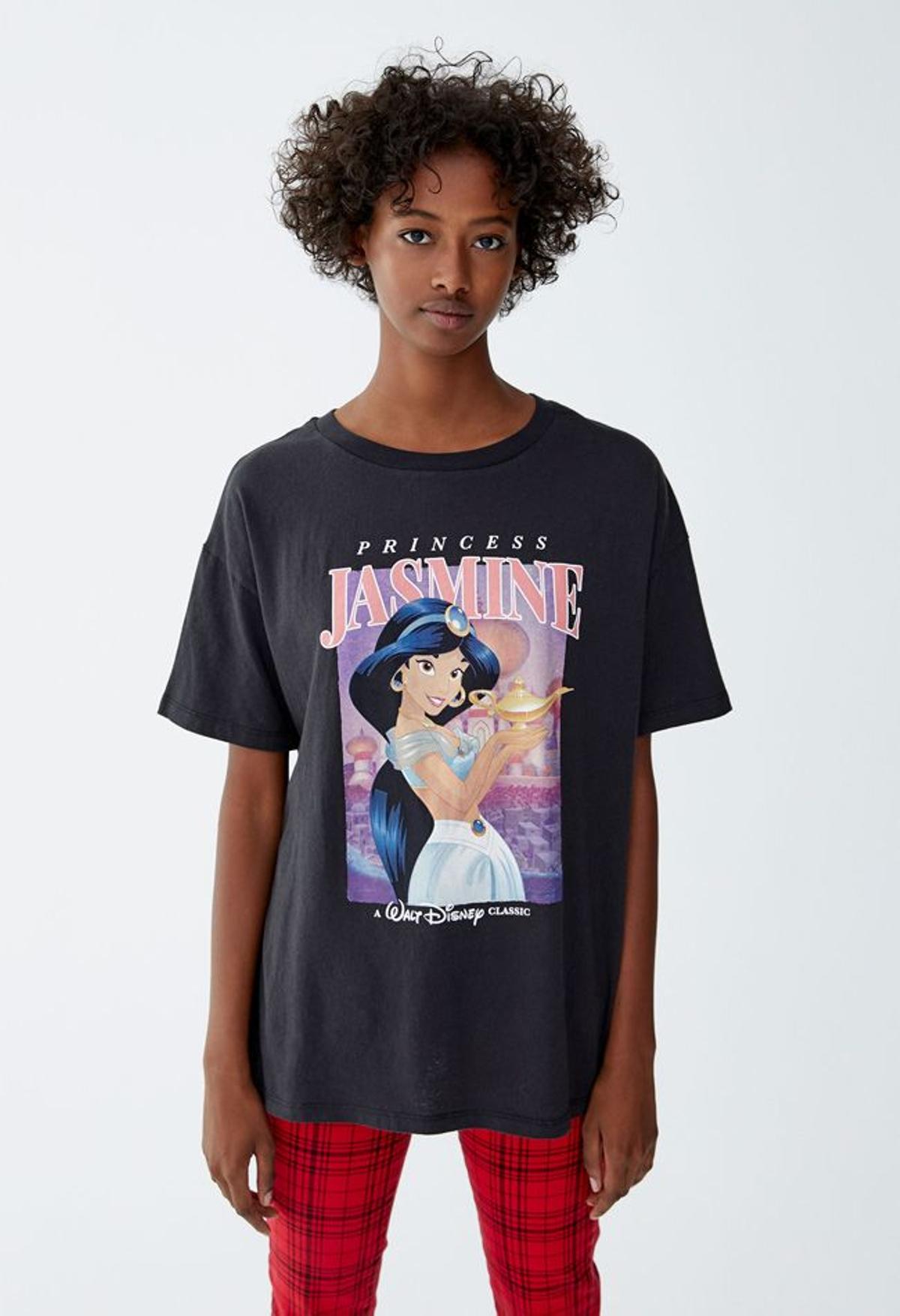 Camiseta con la princesa Jasmine, de Pull&amp;Bear