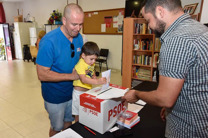 Votantes en las Primarias del Partido Socialista ...