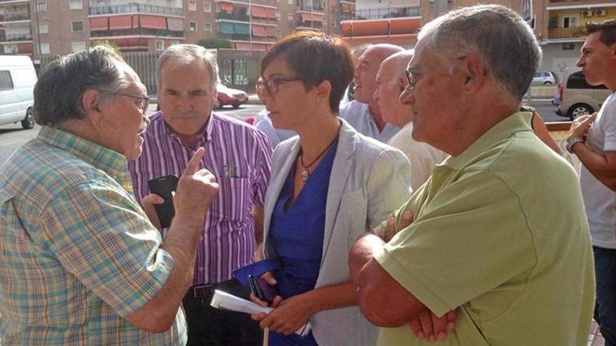 El PSOE dice que la Junta contrataría a 8.000 docentes con el pago de la deuda
