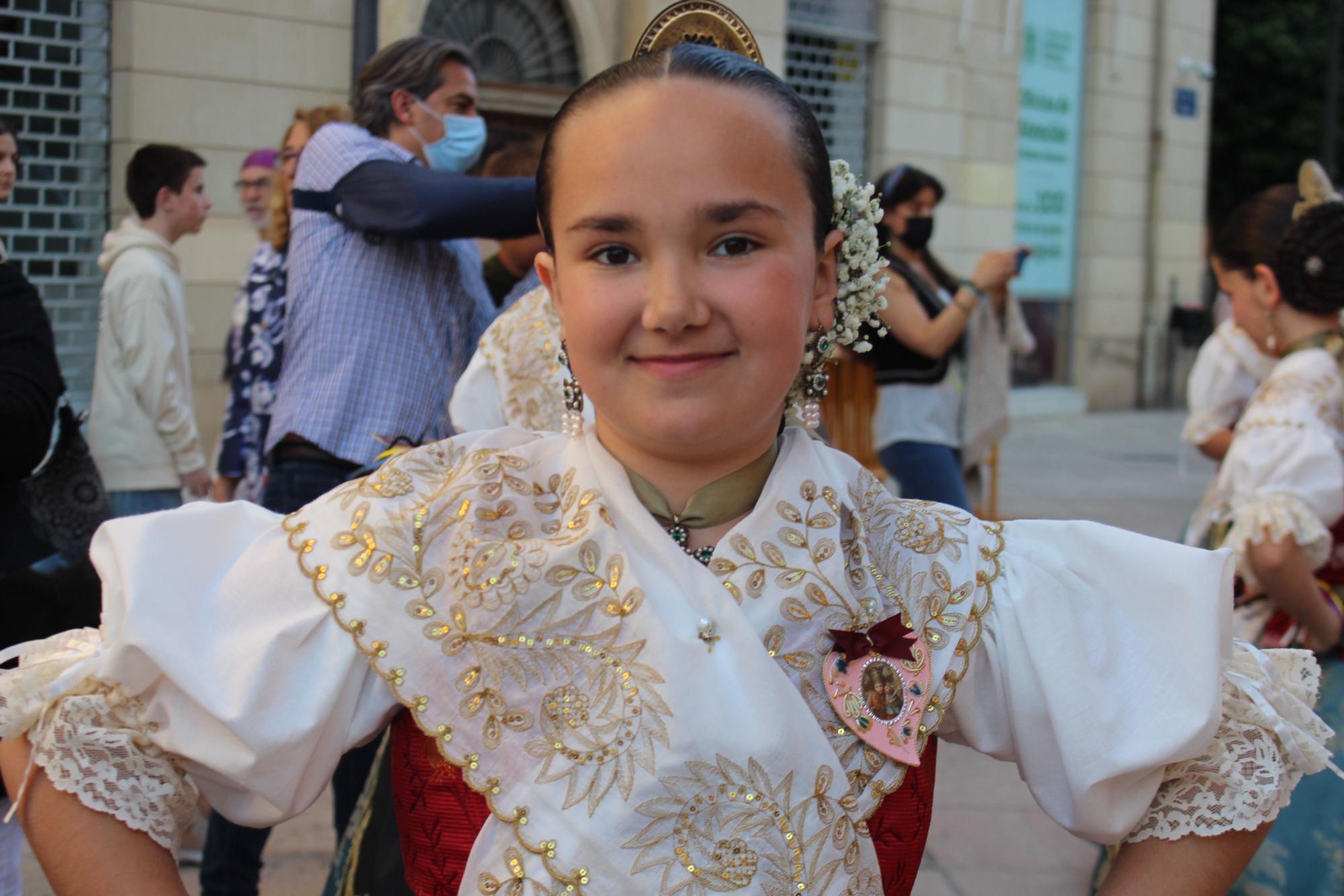 Estreno de la indumentaria de Carmen, Nerea y las cortes de 2022 y 2020-2021