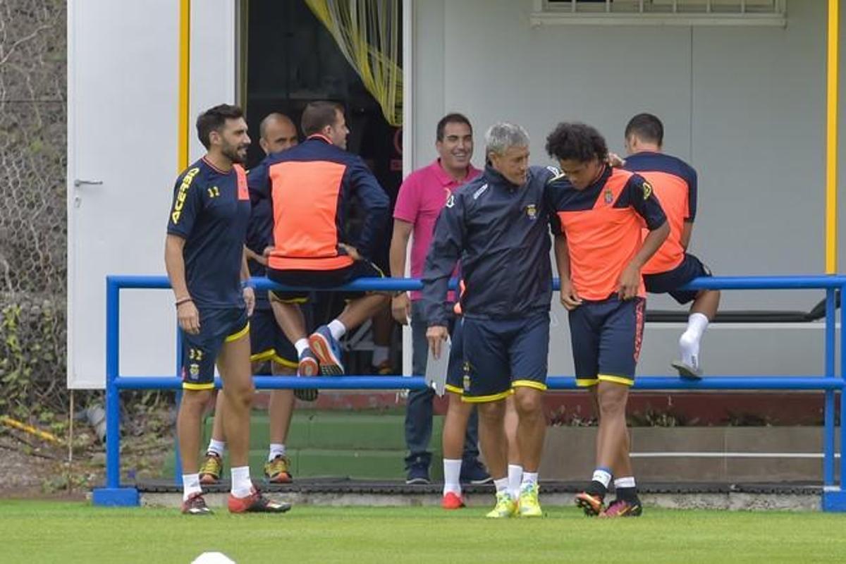 Entrenamiento de la UD Las Palmas, con el nuevo ... Entrenamiento de la UD Las Palmas, con el nuevo ...