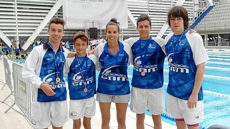 Carles Martínez i el relleu dels 4x100 estils masculí, bronze a les Picornell