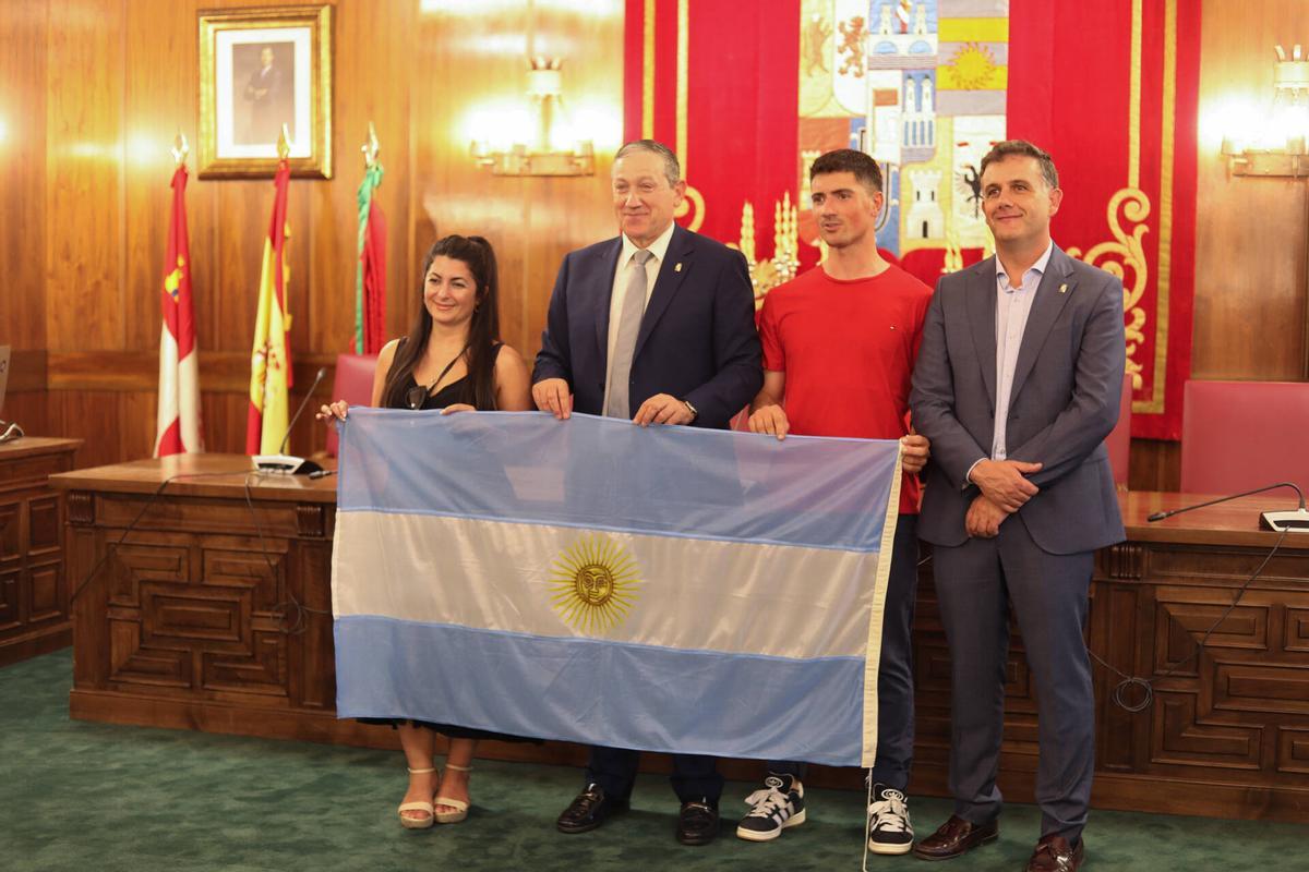 La Diputación de Zamora recibe a los integrantes de Operación Raíces y Añoranza