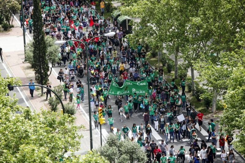 Fotogalería de la protesta en Zaragoza contra la 'ley Wert' y los recortes