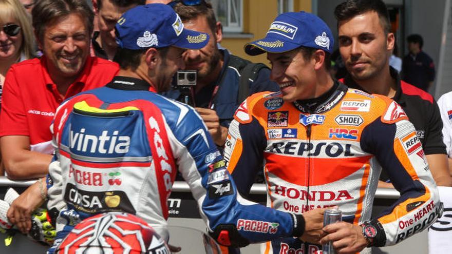 Márquez: &quot;Le diré a Barberá que vigile en la primera curva&quot;