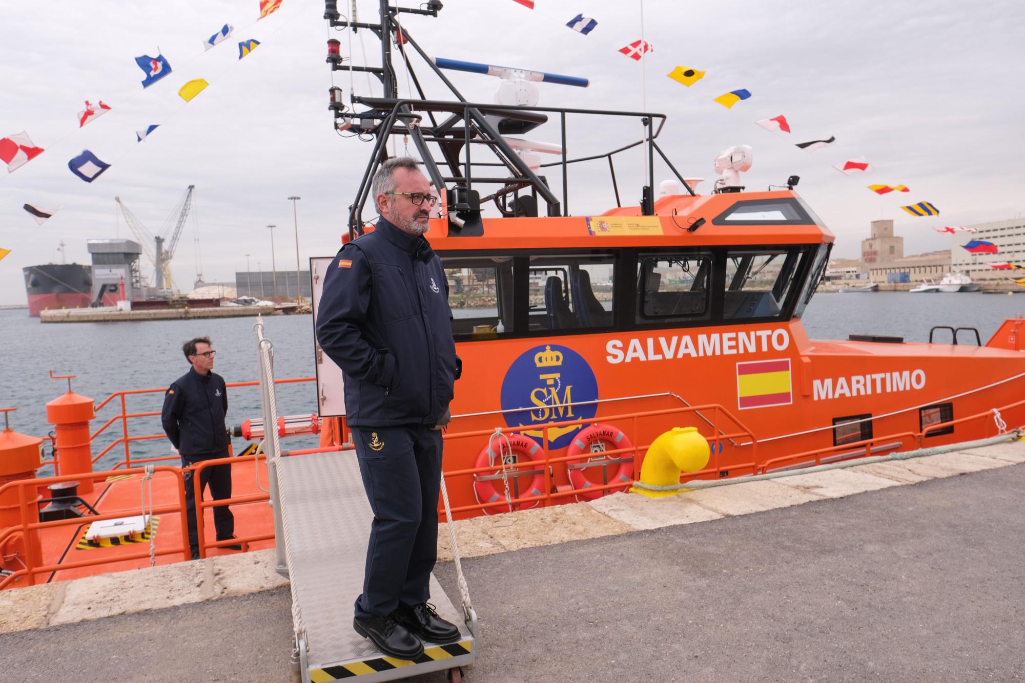 Salvamento Marítimo estrena nuevo barco en su base de Alicante