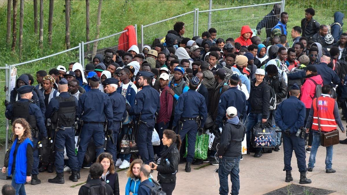 desalojo campo de refugiados en paris