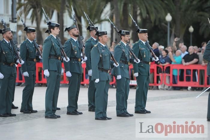 Arriado Solemne de Bandera en el puerto de Cartagena