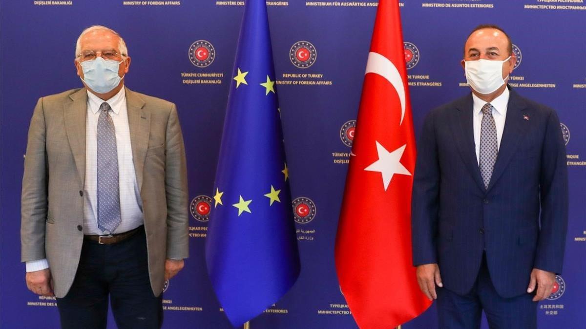 Josep Borrell y el ministro de Exteriores turco, Mevlüt Çavusoglu, este lunes en Ankara.