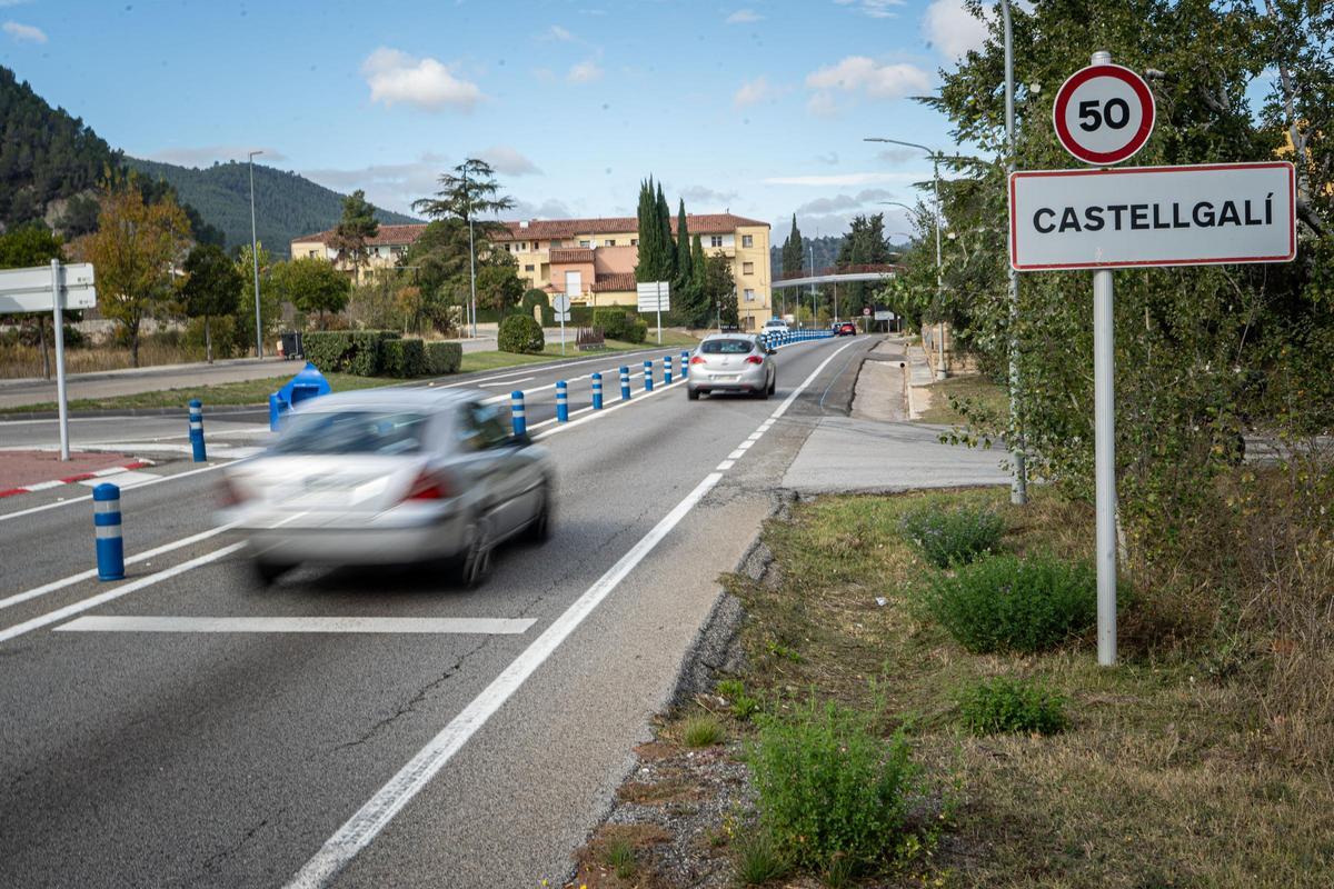 Inici del tram urbà de la C-55 al seu pas per Castellgalí