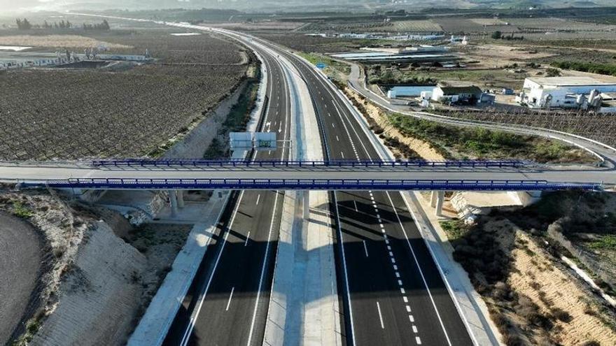 Arco del Noroeste: más negro que el asfalto