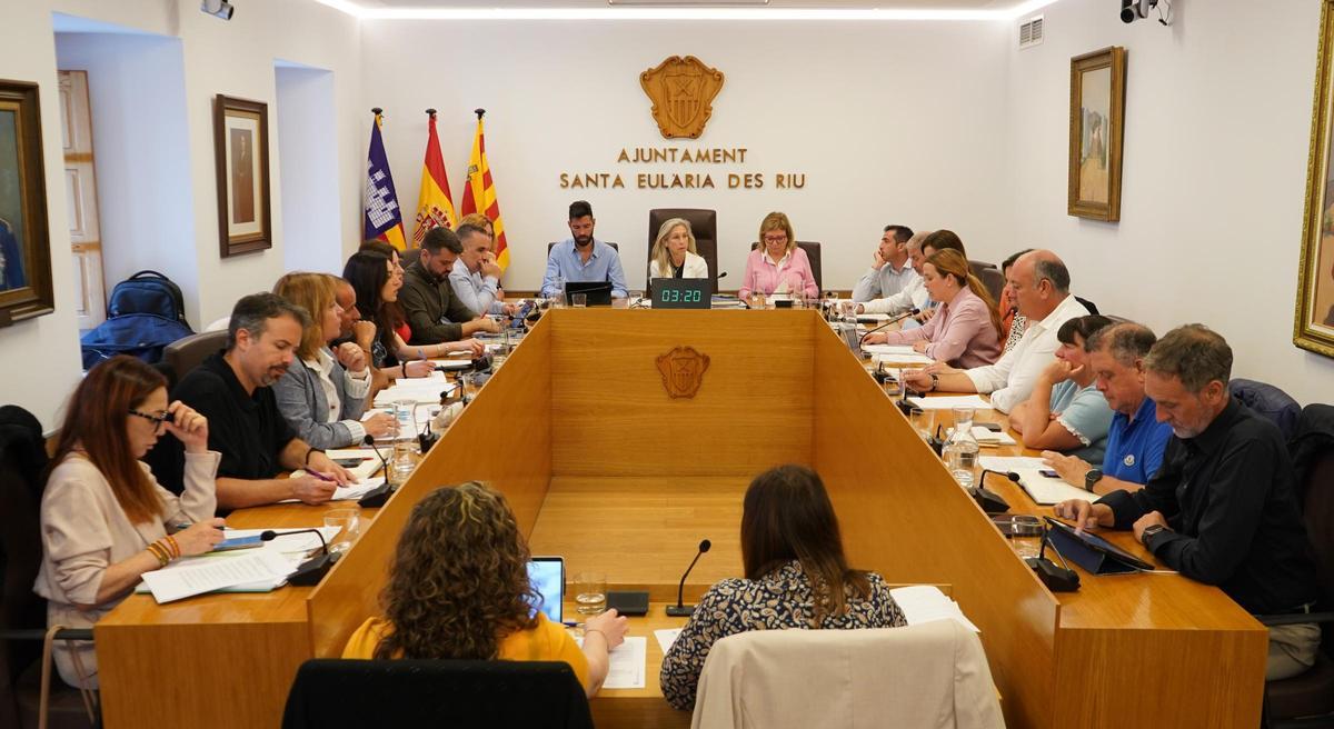 El pleno del Ayuntamiento de Santa Eulària este jueves.