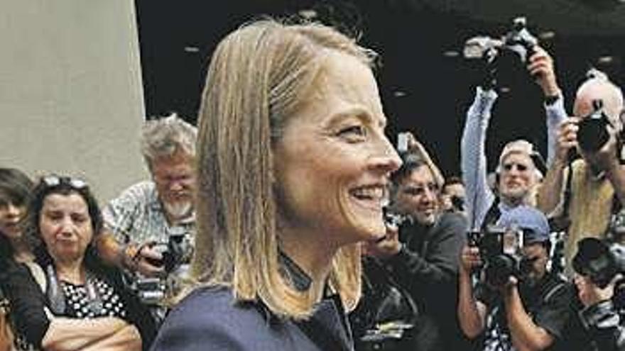 Jodie Foster cree que Hollywood no arriesga con la mujer para dirigir películas