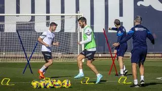 Así ha sido la vuelta de Gayà a los entrenamientos con el Valencia CF