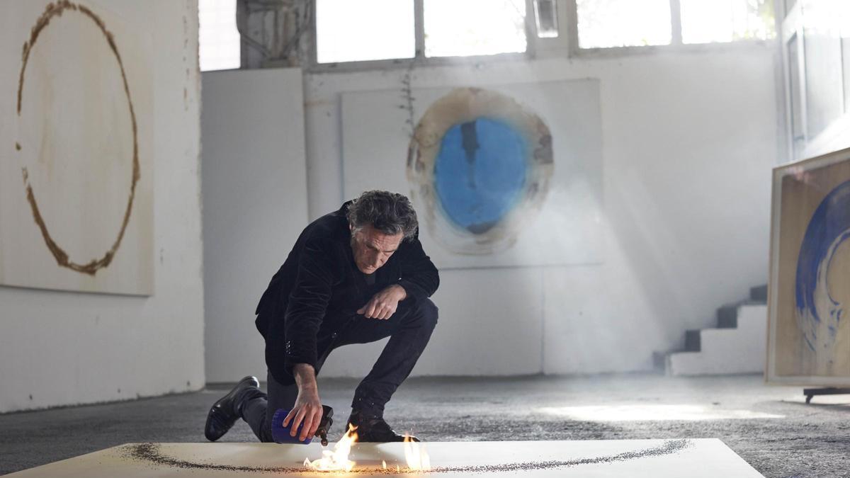 Guillermo Fornes trabajando en una de sus obras