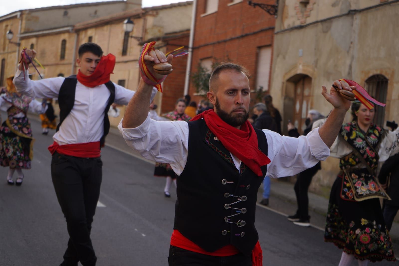 GALERÍA | El "Baile del Niño" brilla en Venialbo