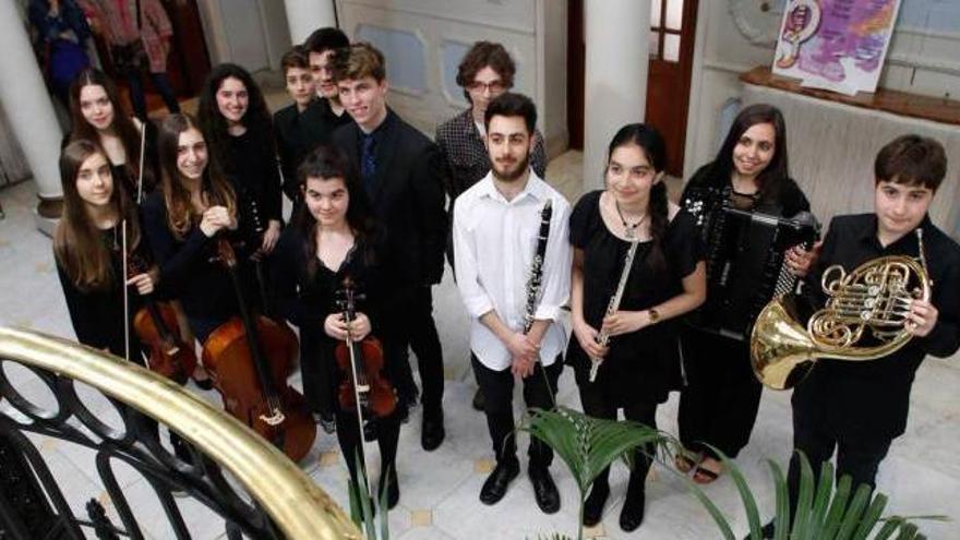 Los concertistas, antes del recital en el Julián Orbón.