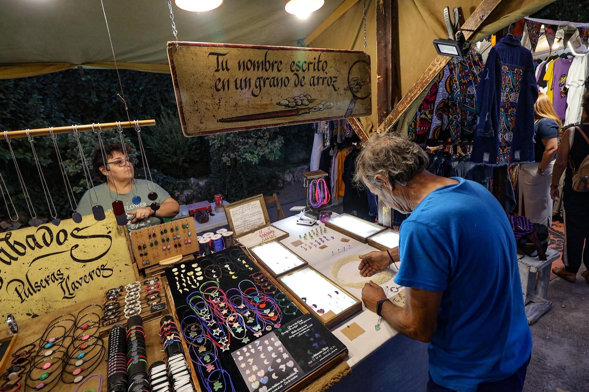 Fira del Llibre y de productos artesanos en el parque de la Glorieta