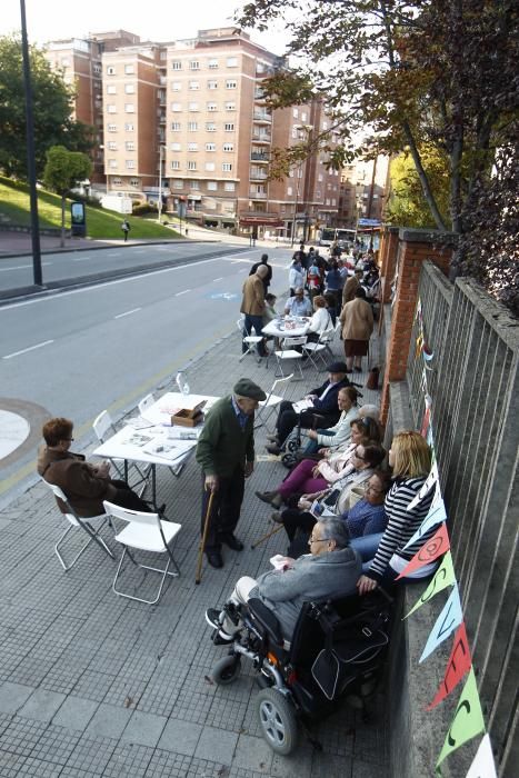 Vecinos del Cristo reivindican en la calle el uso del viejo HUCA