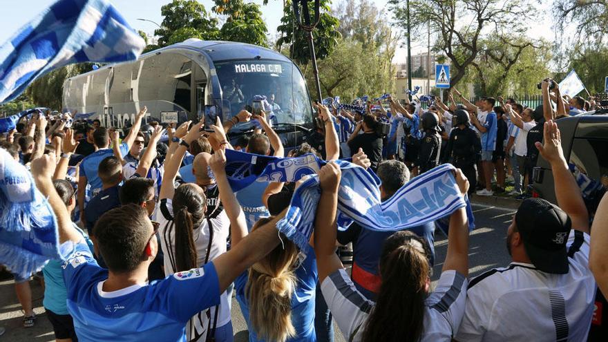 Imagen del recibimiento al Málaga CF en el partido del play off frente al Deportivo de la Coruña.