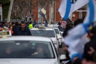 El taxi de Madrid pide que Carmena proponga el tiempo para contratar VTC