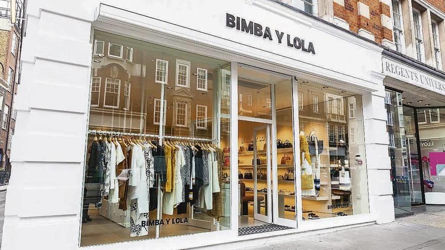 Exterior de una tienda de Bimba y Lola en Londres.