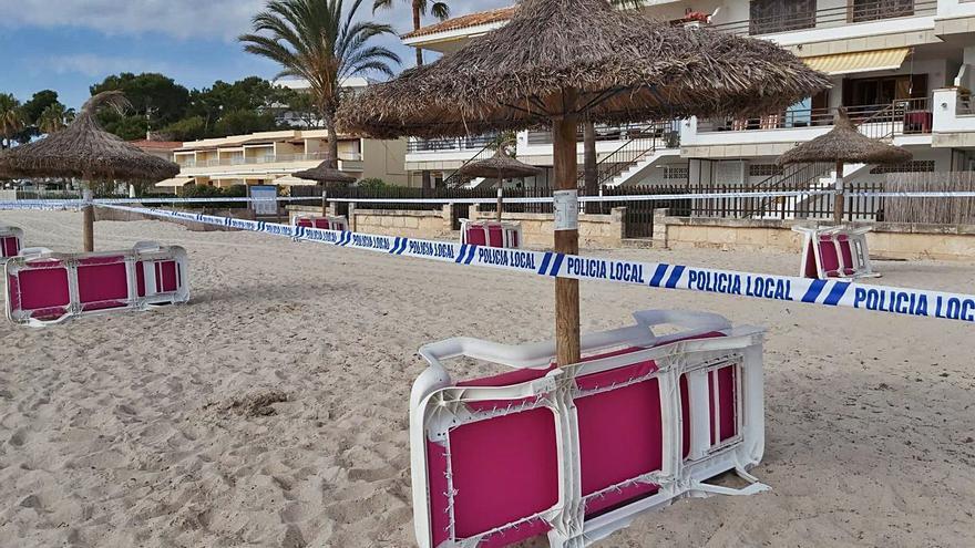 Imagen de la playa del puerto de Alcúdia, al inicio del verano de 2020.